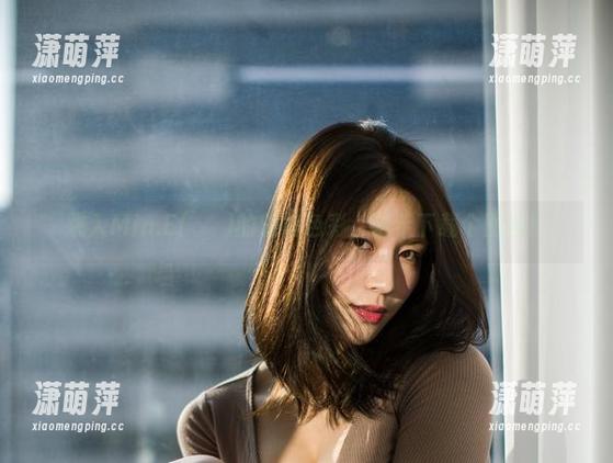 跳入Min.E(민이)的旗袍色彩，随手下载个图包！