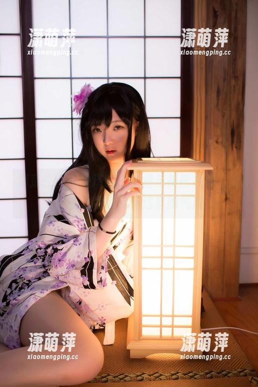 游荡在一小央泽的连衣裙与美图之间，心里默念我也要有这样的气质