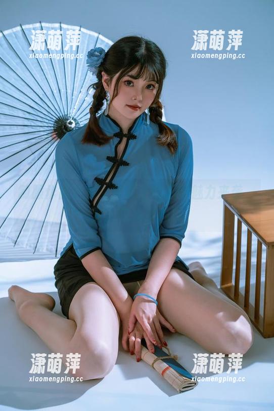 制服作品更新，夏夏子带着新魅力来袭，警告保持冷静！