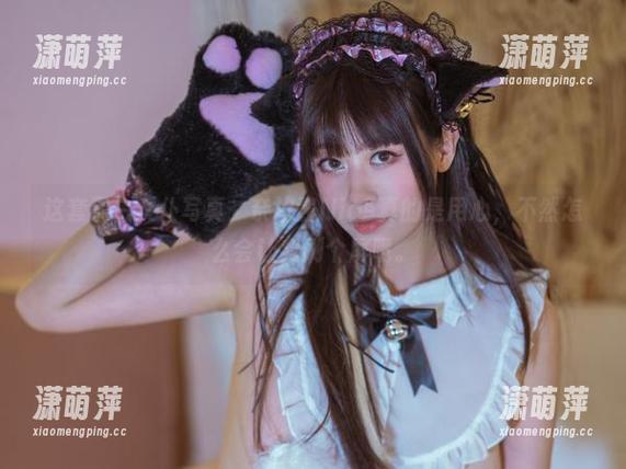 这套黑白女仆写真，奈汐酱Nice真的是用心，不然怎么会让我刷个屏呢。
