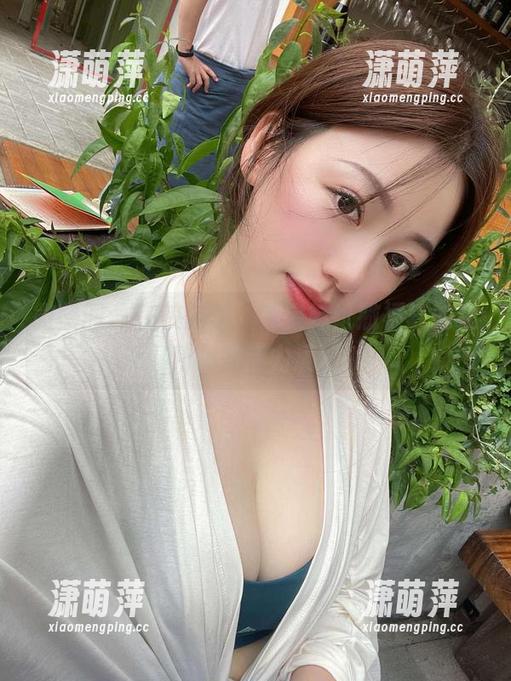 奶宝妹纸 微密圈 - 在校园里,奶宝妹纸撒福气的福利图片活力满满