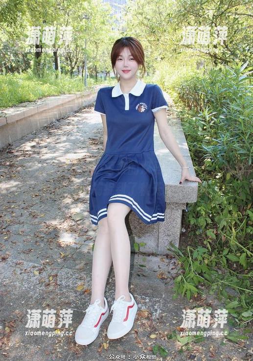 小众视觉-小薯条 小众视觉 - 在小薯条的双马尾套图中,悠然间似乎捕捉到了秋天的味道?