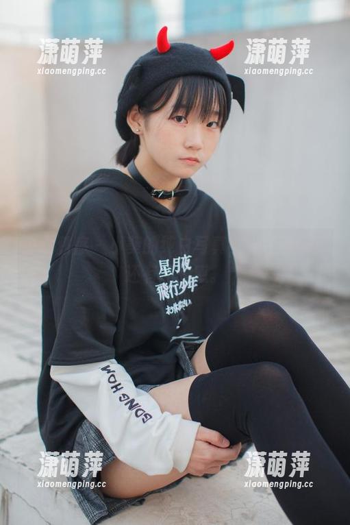少女秩序 - 小葵的纯白写真，光芒四射却还有闷骚感。