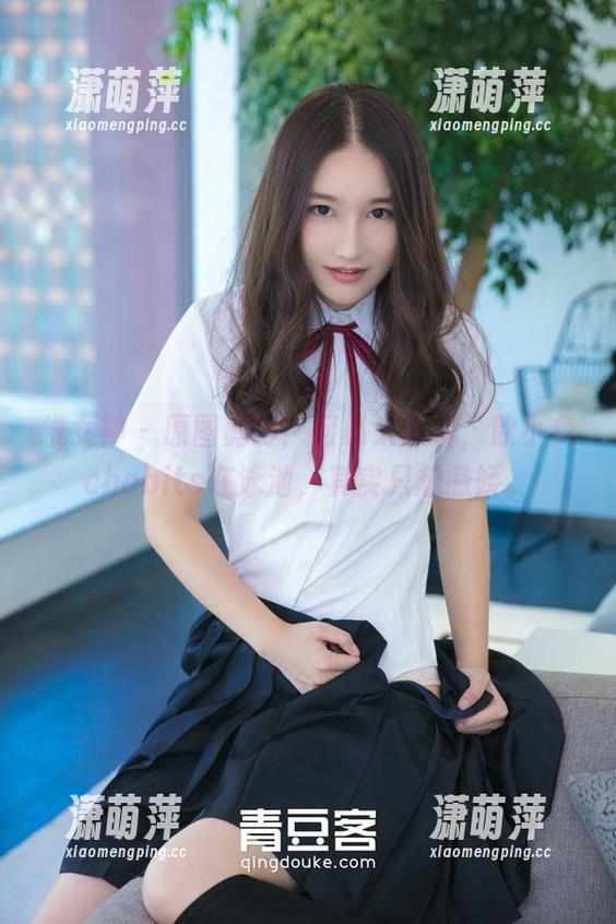推女神-歆小兔chobits 推女神 - 原图剪影:何必太认真,歆小兔chobits在泳池,其实只想撒娇。