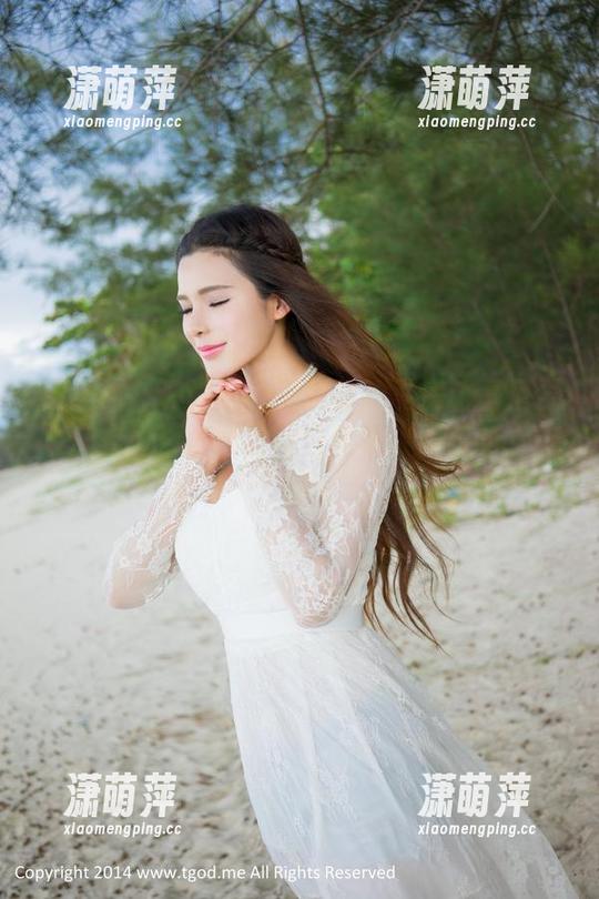 推女神 - 评论区给王明明的私房比基尼合集加点量，谁能顶得住这场火辣辣的“热”议？