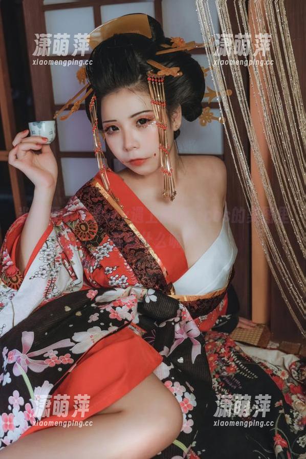 当无颜小天使wy遇上厨娘，cos的美图里藏着什么呢？