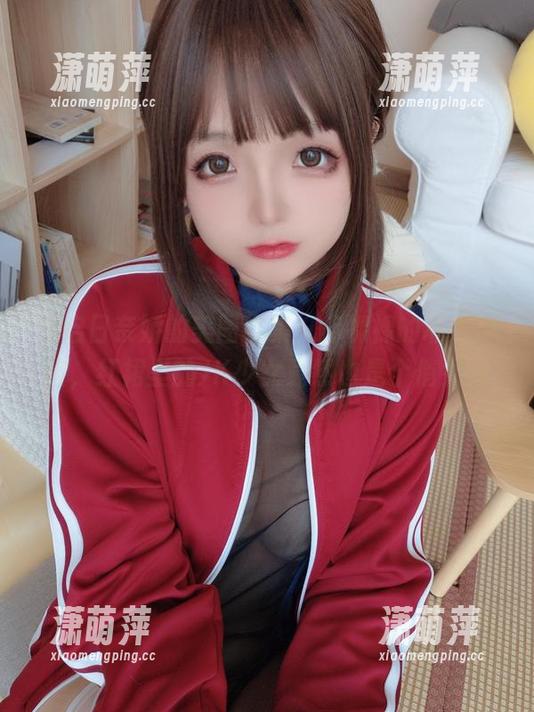 开启日奈娇的美图档案，赤裸裸的私人风格，红裙里的JK少女竟然也是个俏女神