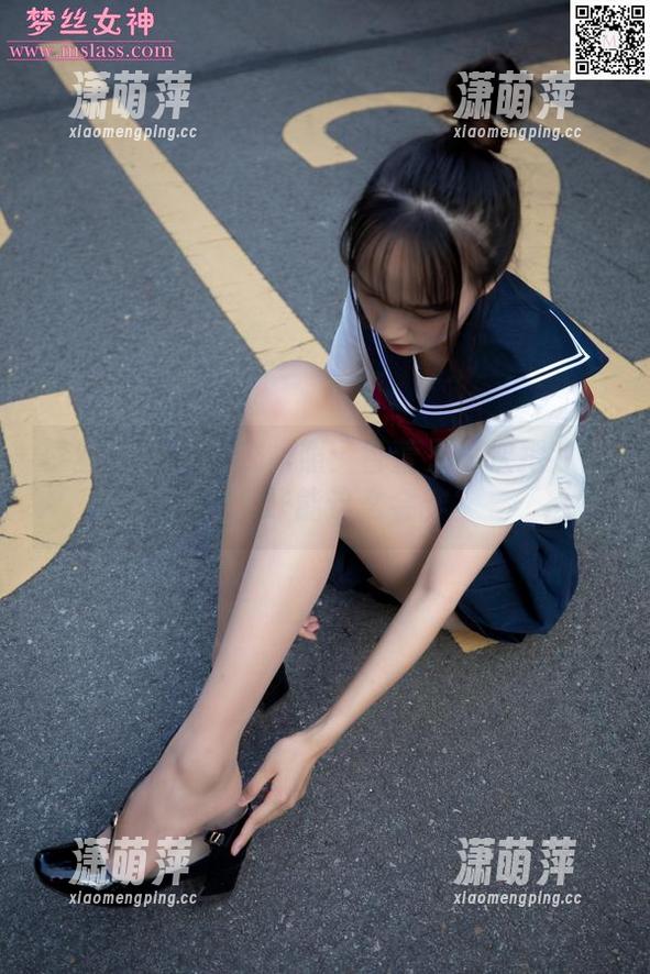 梦丝女神 - 连衣裙照：香萱又一次把我击中了，咋能这么会穿？