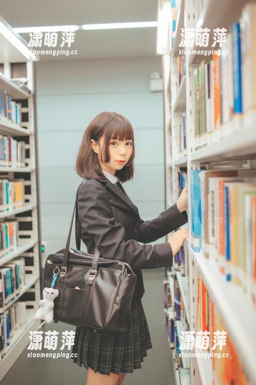 天天光脚逛，疯猫ss这组裸足作品好真实啊