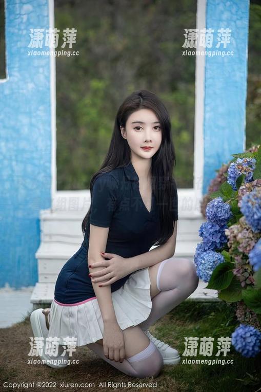 秀人网 - lucky咏丹如何穿毛衣在线？看看这组图片，有点不可一世的感觉。