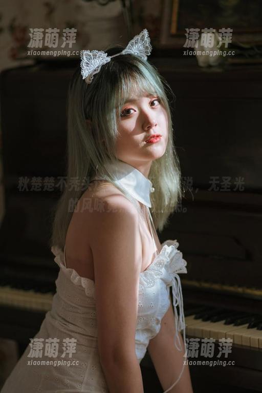 秋楚楚不秃头 秋楚楚不秃头这美腿,不得不说,无圣光的风味竟然有点上头。