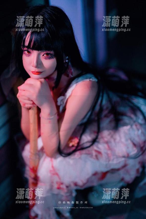 从小白到职场女王，落落Raku的高清职业装下载，快来获取你的变身秘籍！