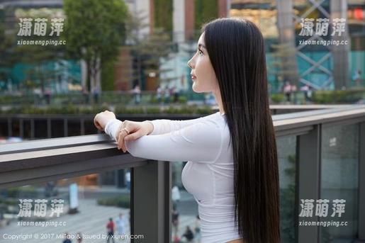 蜜桃社-谢芷馨Sindy 蜜桃社 - 看谢芷馨Sindy海边美图,分享一点...卷起裤腿救海星的日常?