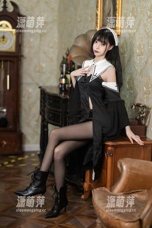 是否发现了？许岚LAN的韩系制服竟在网盘深处肆意妄为！