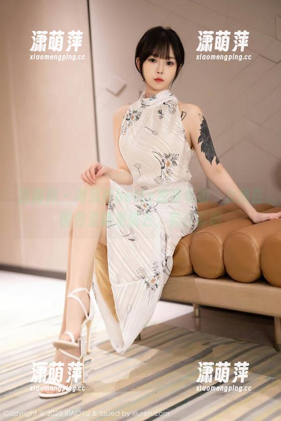 语画界 - 周思乔betty独家私拍，女孩在图包里跳来跳去，实在有趣