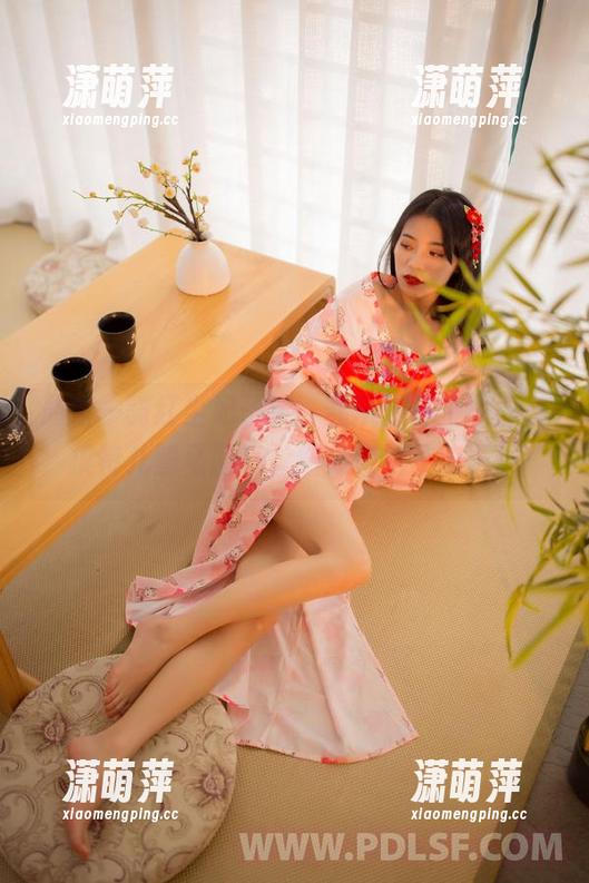 轰趴猫 最新一骑红尘妃子笑:轰趴猫送上原图,模特儿骑马回家,结果它跟不上了!