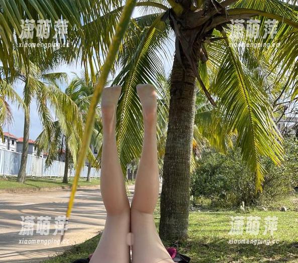 微密圈 - 观看者的错位，迷人的五姨太和她的学姐实在太吸引眼球了。