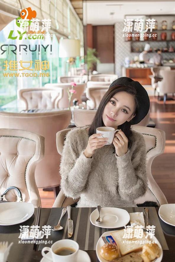 青豆客 - 精选美图，施忆佳Kitty酱让修女的形象穿越，真心有创意，别告诉我这是偶然。